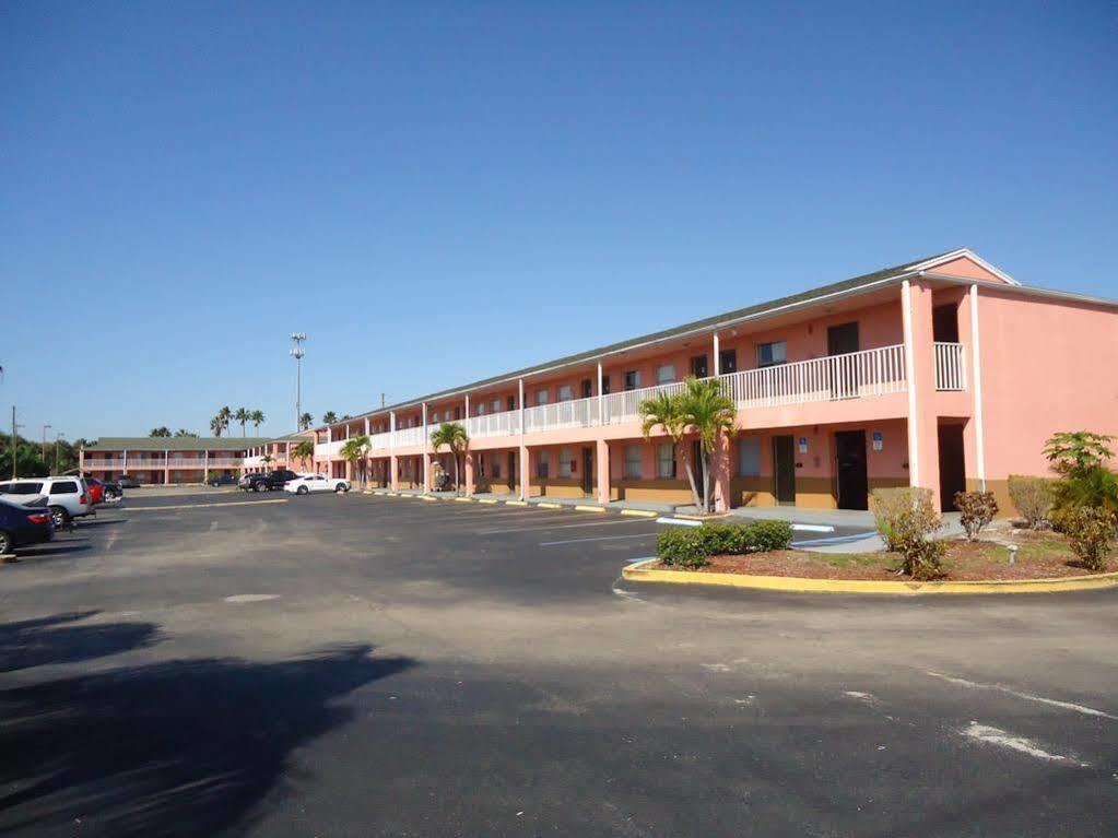 Flamingo Motel Okeechobee Esterno foto